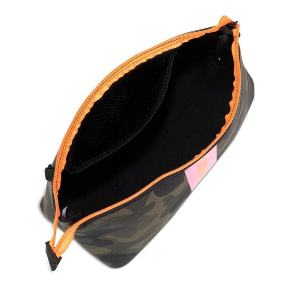 Haute Shore Kyle Showoff | Camo Neoprene Toiletry Bag - Picture 2 of 3